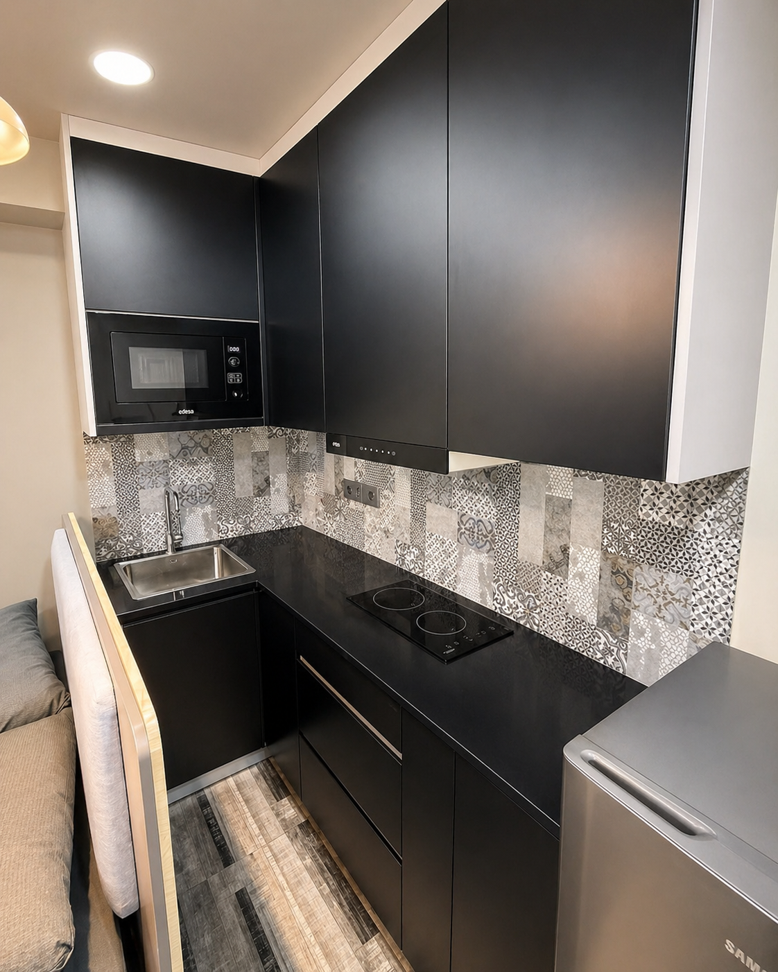 Luxury Studio Apartment - Premium Amenities & Private Entrance photo 8