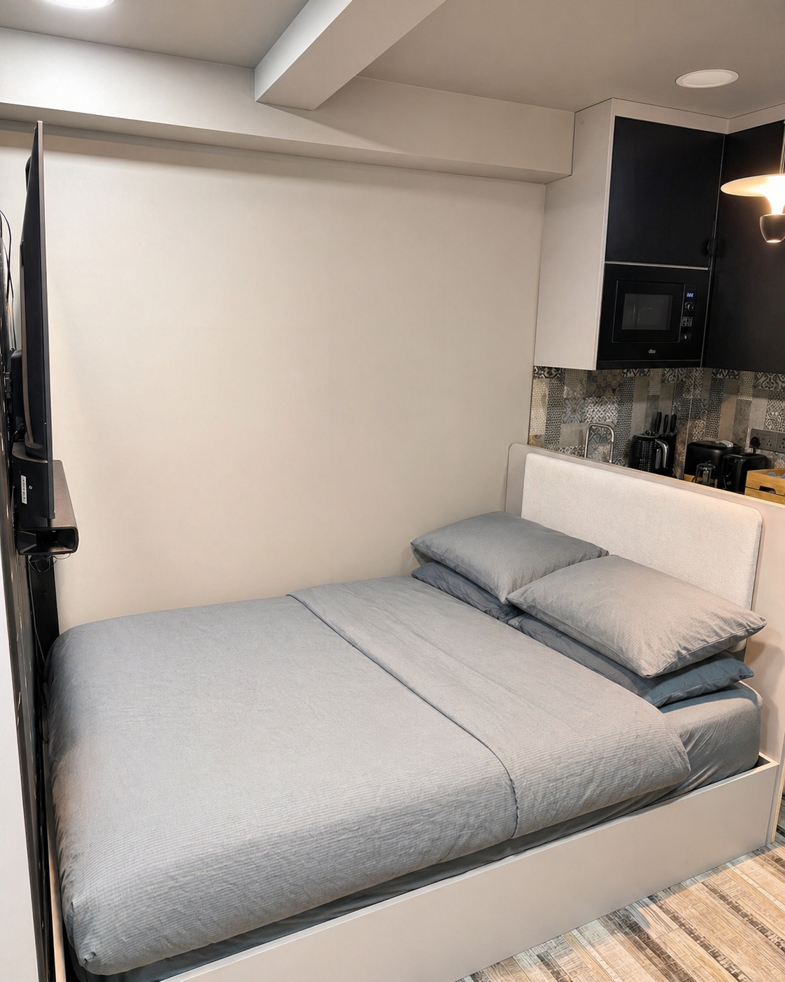 Luxury Studio Apartment - Premium Amenities & Private Entrance photo 7