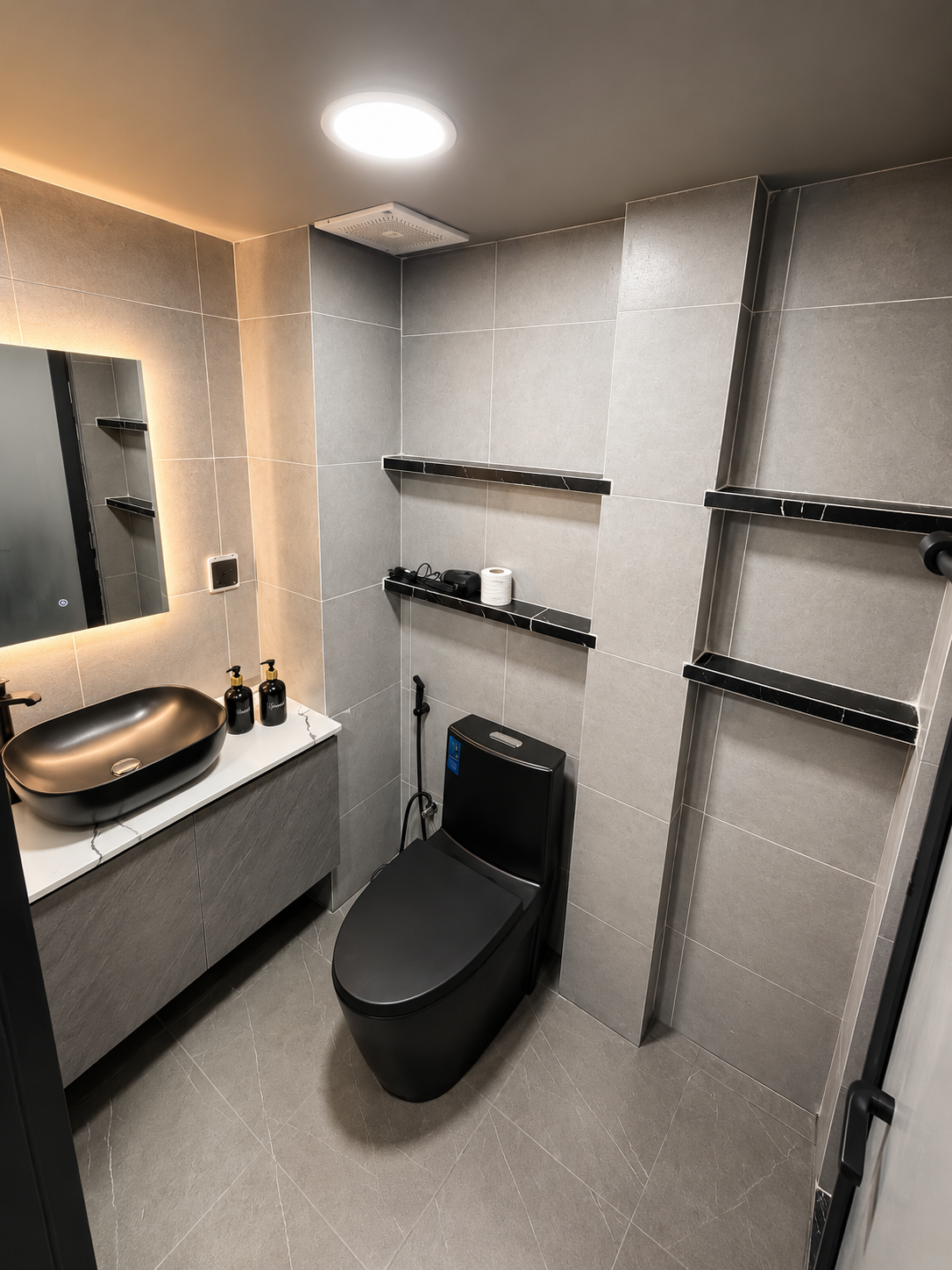 Elite Executive 1-BR Apartment + Private Balcony photo 5