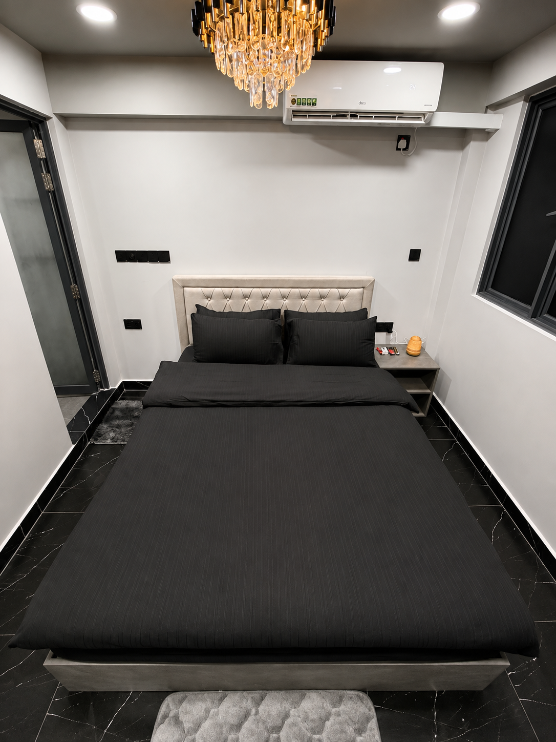 Elite Executive 1-BR Apartment + Private Balcony photo 8