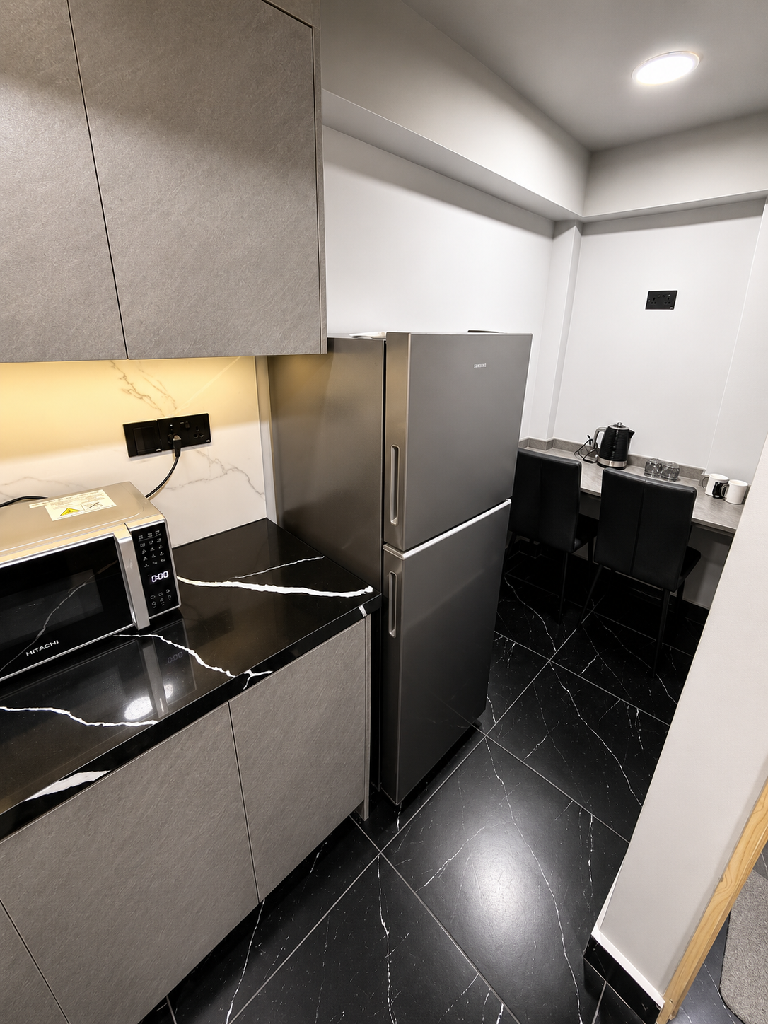 Elite Executive 1-BR Apartment + Private Balcony photo 11