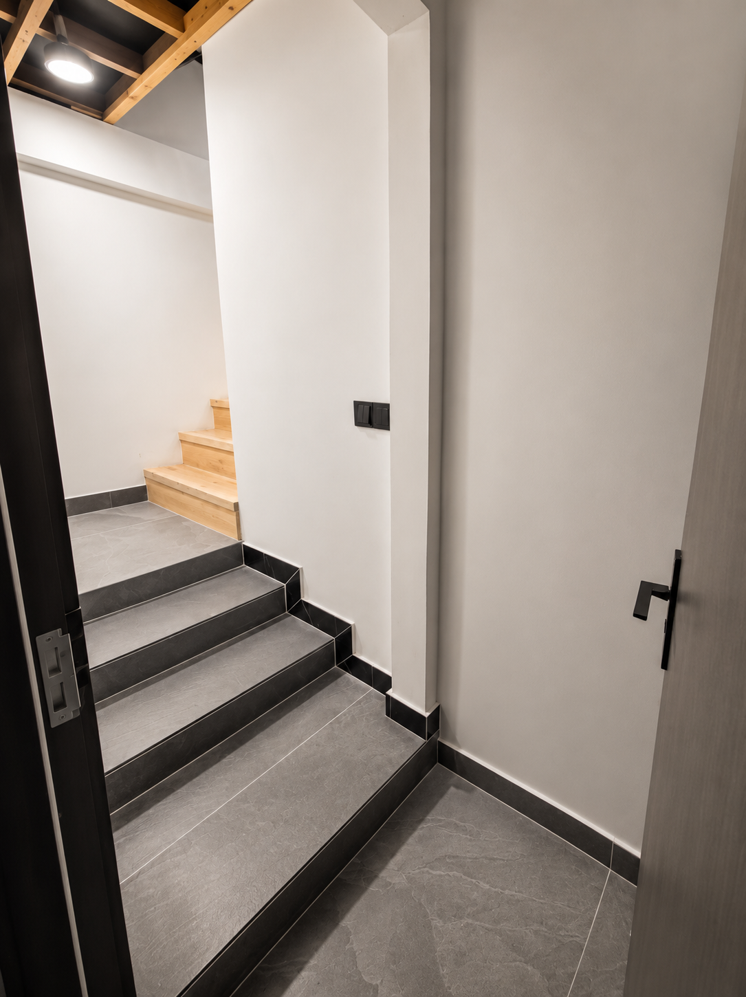 Elite Executive 1-BR Apartment + Private Balcony photo 10