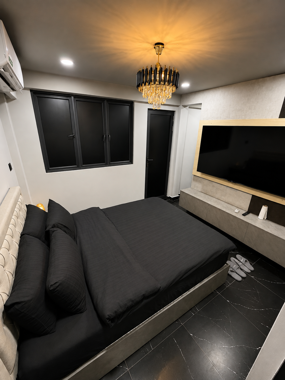 Elite Executive 1-BR Apartment + Private Balcony photo 14